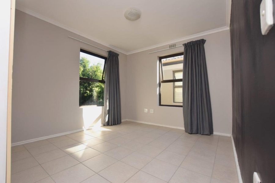 2 Bedroom Property for Sale in Parklands Western Cape